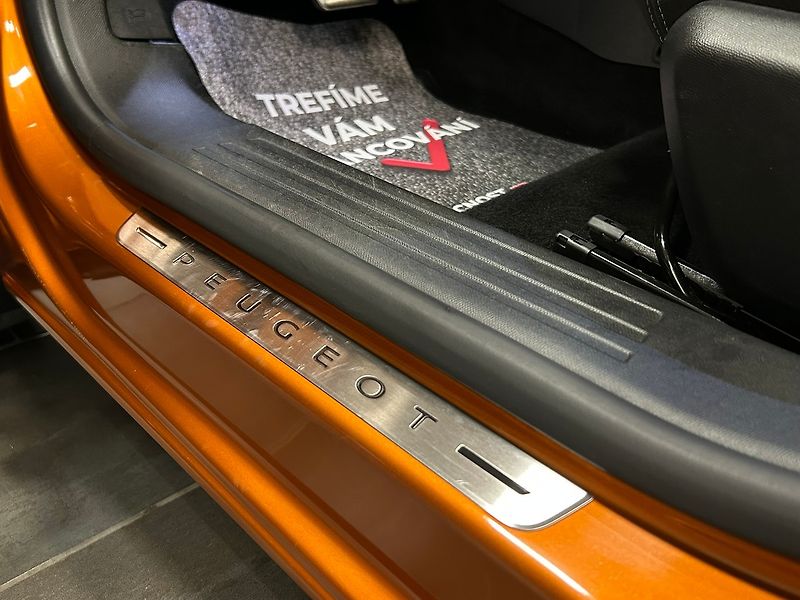 Peugeot 2008 (2021) SoH 89% GT 50kWh | Záruka - fotka 21 z 66