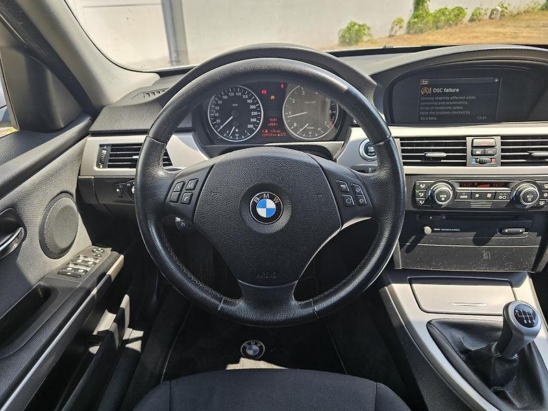 BMW Řada 3 (2006) E91  - fotka 11 z 15