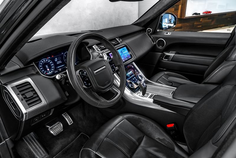 Land Rover Range Rover Sport HST - fotka 15 z 27