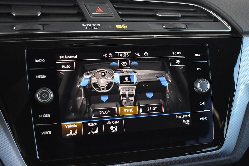 Volkswagen Touran (2023) 1.5TSI 110kW DSG, LED - fotka 22 z 26