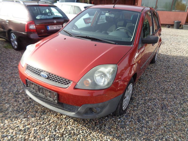 Ford Fiesta 1,3 - fotka 3 z 12