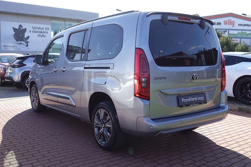 Toyota ProAce City Verso 1.5 D4-D 130 - 8 AT Family 7S - fotka 6 z 33
