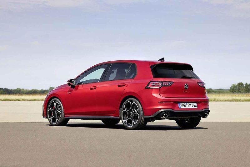 Golf je stále k mání ve verzích kombi, hatchback i GTI
