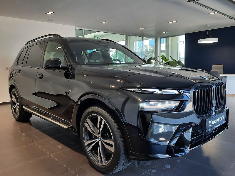 BMW X7 xDrive 40d M Sport - fotka 8 z 15