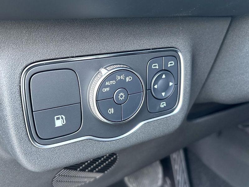 Omoda 9 (2026) PHEV 395kW AWD PREMIUM - fotka 23 z 26