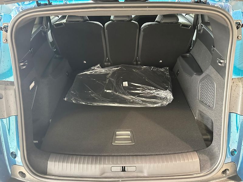Peugeot 5008 (2026) GT Hybrid 145 e-DCS6 - fotka 20 z 21