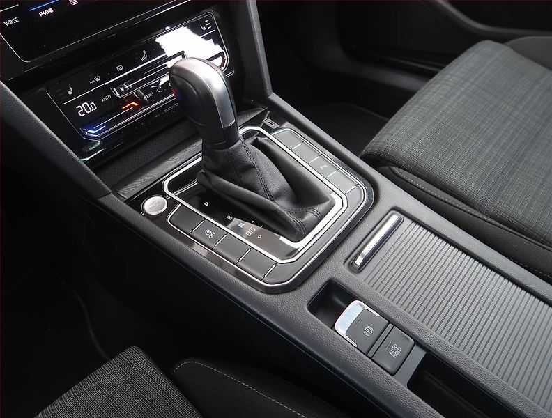 Volkswagen Passat (2021) Business 2.0 TDI, Automat - fotka 13 z 22