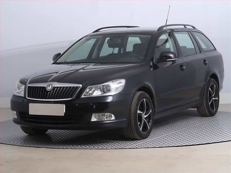 Škoda Octavia (2009) 1.8 TSI, po STK, Tažné - fotka 2 z 16