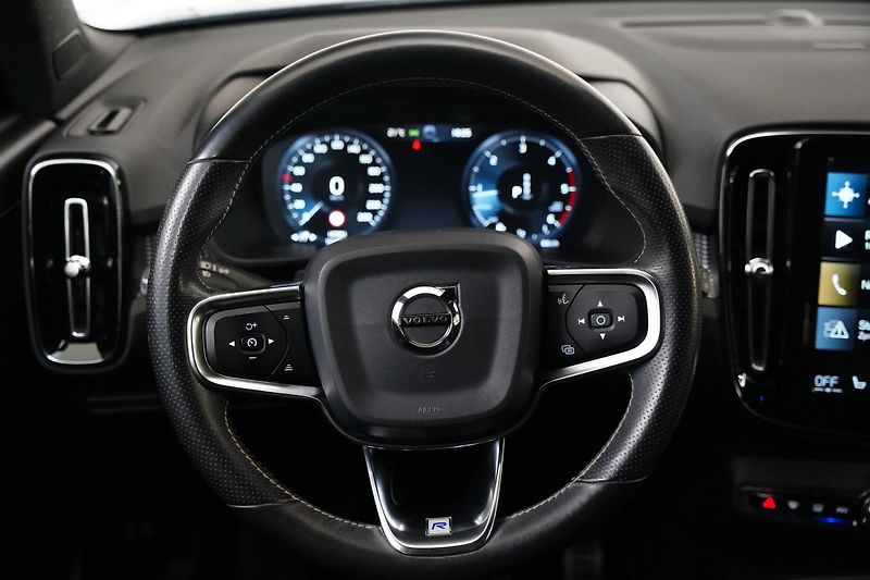 Volvo XC40 - fotka 17 z 27