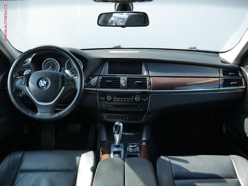 BMW X6 (2010) 3.0 D xDrive30d, AT - fotka 8 z 23