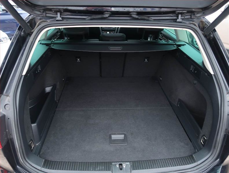 Volkswagen Passat (2016) 2.0 TDI, Automat, Navi - fotka 14 z 23