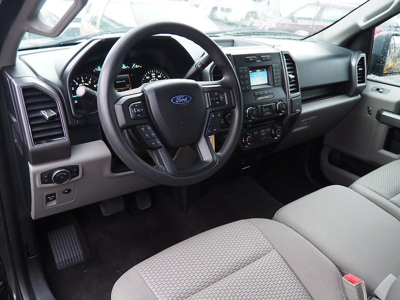 Ford F-150 (2018) 3.3L 4x4 SuperCrew - fotka 7 z 41