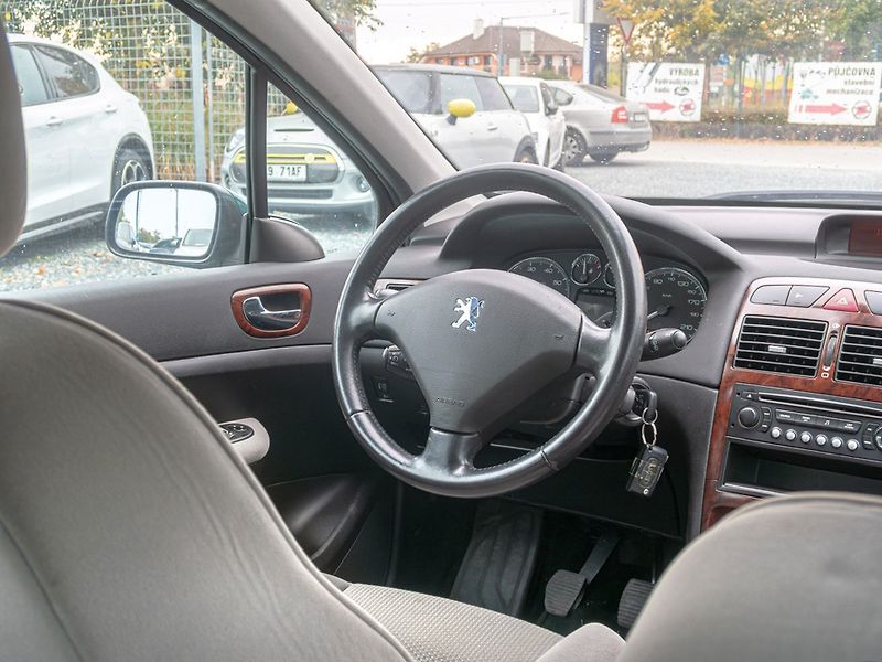 Peugeot 307 (2006) 1.6i 16V 80KW – VÝHŘEV SED - fotka 13 z 38