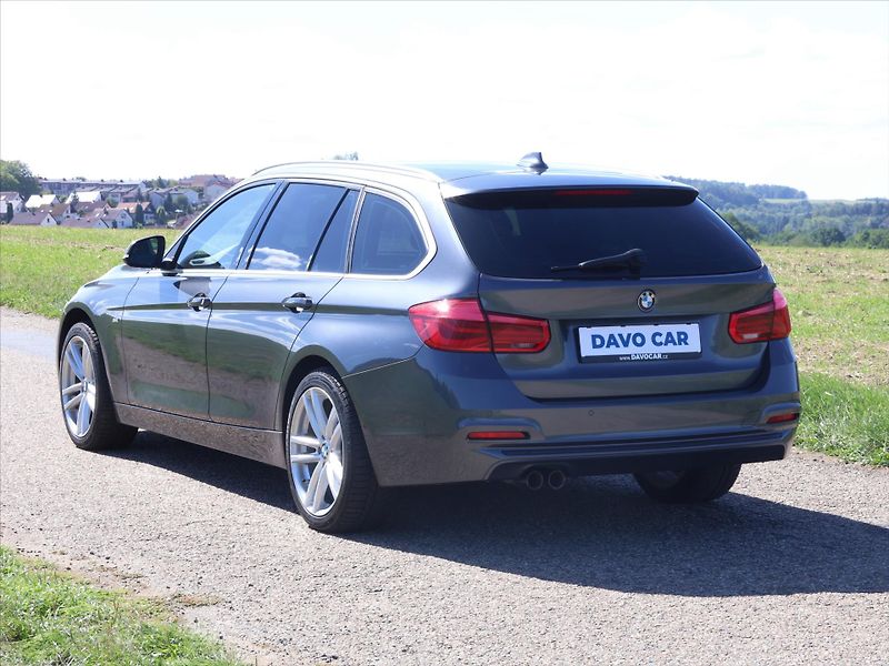 BMW Řada 3 2,0 320d xDrive 140kW Sport - fotka 5 z 32