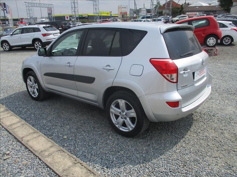 Toyota RAV4 2,2 D, 4x4, aut klima,kamera, - fotka 4 z 22