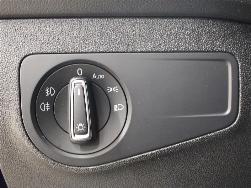 Volkswagen Tiguan 2,0 TDI Highline 4Motion DSG - fotka 16 z 39