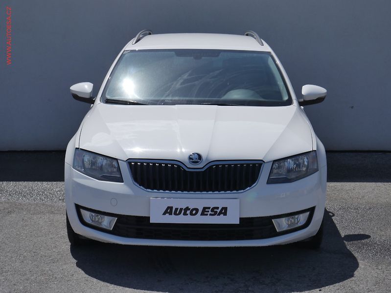 Škoda Octavia (2015) 2.0TDi, ČR, DSG, výhřev sed. - fotka 2 z 22