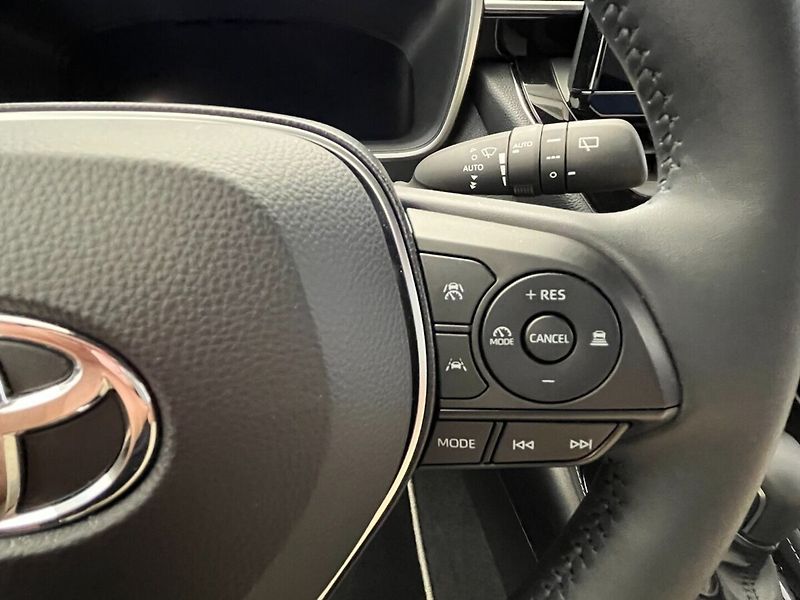 Toyota Corolla TS 1.8L Hybrid CVT Style - fotka 14 z 24