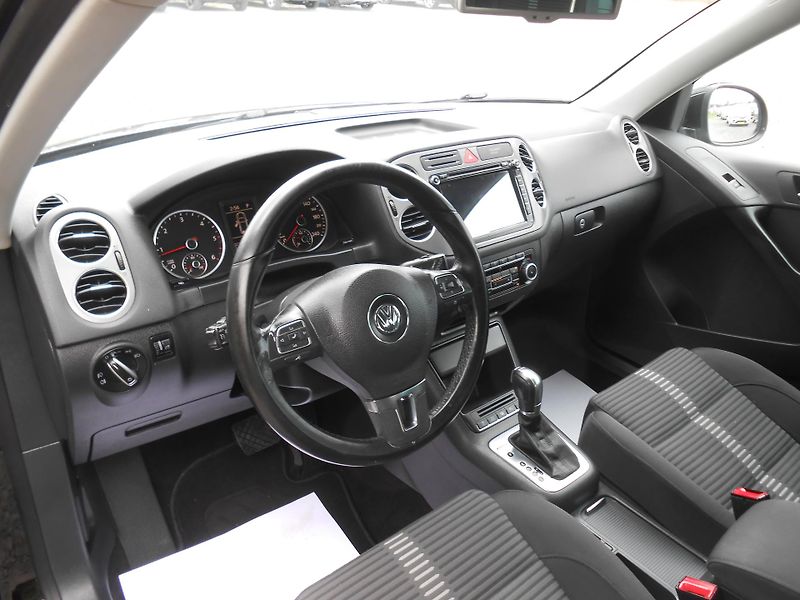 Volkswagen Tiguan 2.0TDi 103KW,,XENONY,DSG - fotka 25 z 40