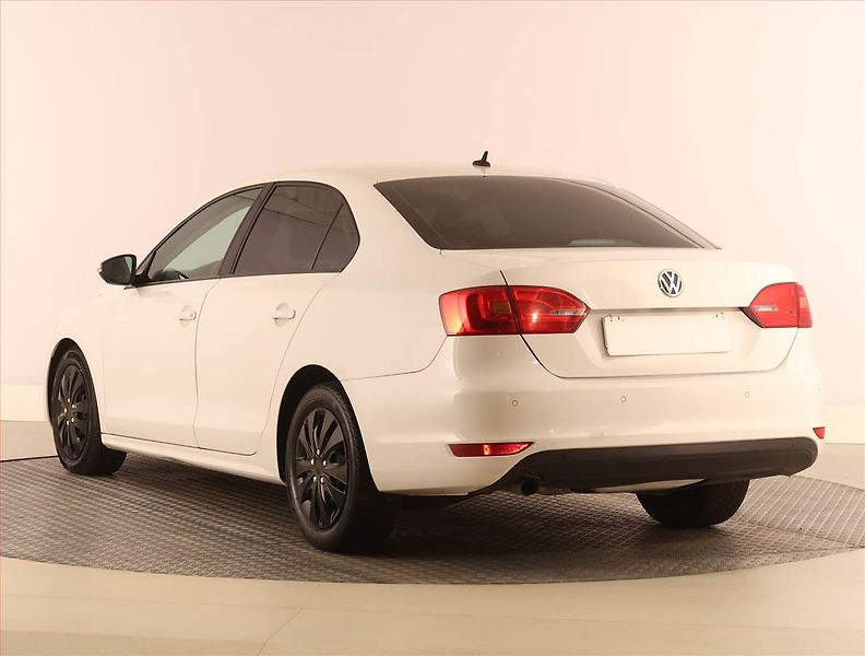 Volkswagen Jetta (2011) 1.6 TDI, Park. senzory - fotka 4 z 15