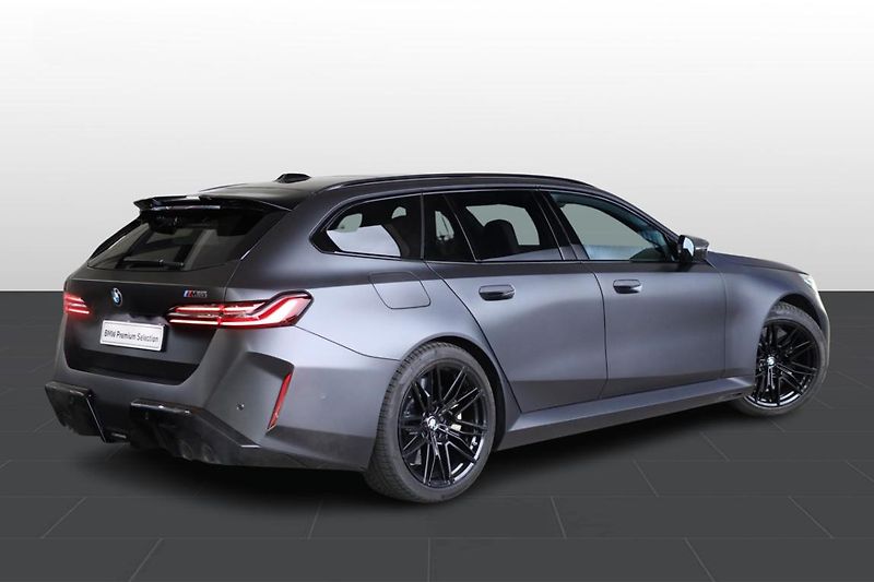 BMW M5 Touring - fotka 3 z 34