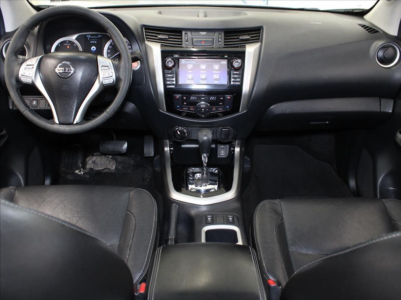 Nissan Navara 2,3 dCi 140kW AT Tekna 1.maj. - fotka 8 z 27