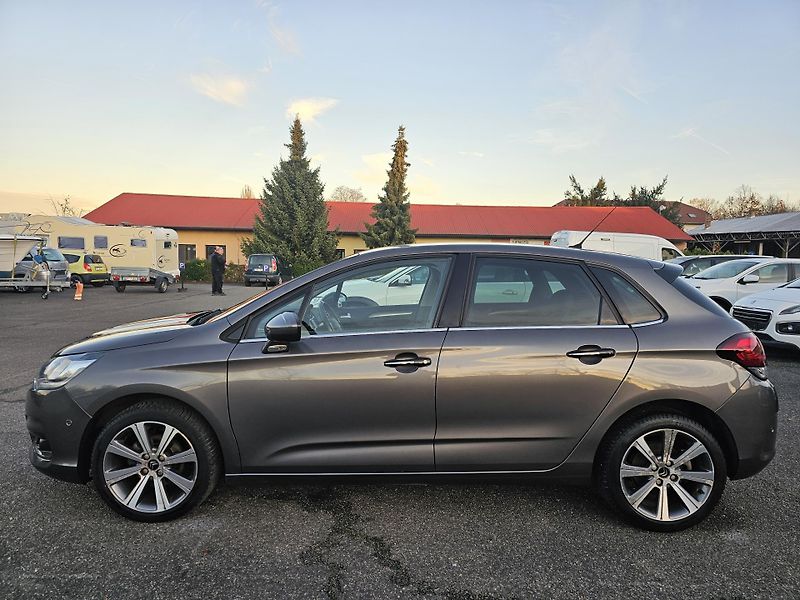 Citroën C4 (2016) 1.2 81kW SHINE,81 000 KM !!! - fotka 14 z 47
