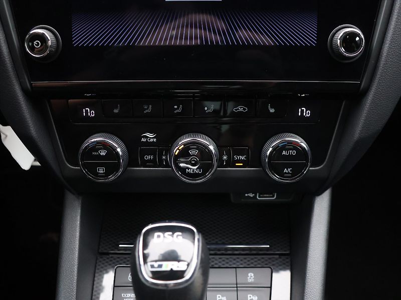 Škoda Octavia 2,0 TDI 135kW RS DSG 1.Maj. - fotka 23 z 34
