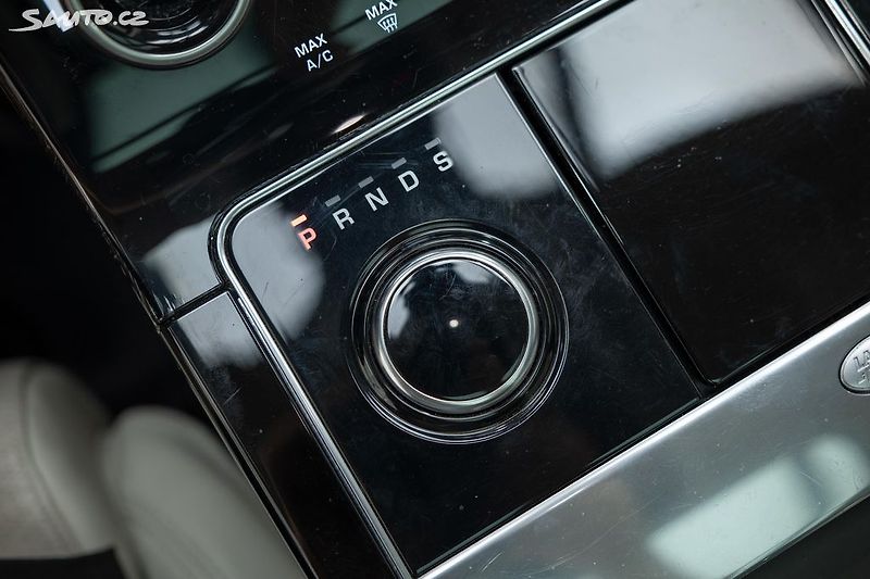 Land Rover Range Rover Velar P380 280 kW R-Dynamic - fotka 15 z 36
