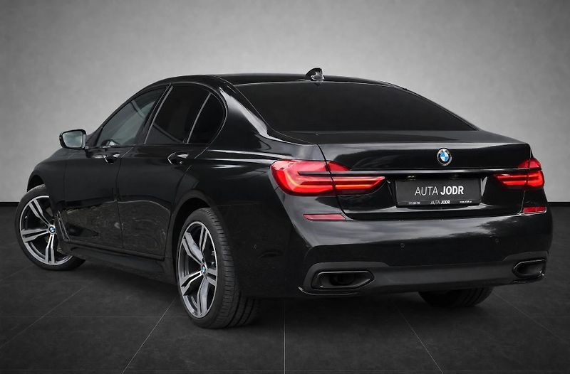 BMW Řada 7 740d xDrive, Laser, Ventilace - fotka 3 z 42