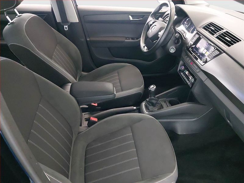Škoda Fabia (2021) Style 1.0 TSI, Tempomat - fotka 9 z 17