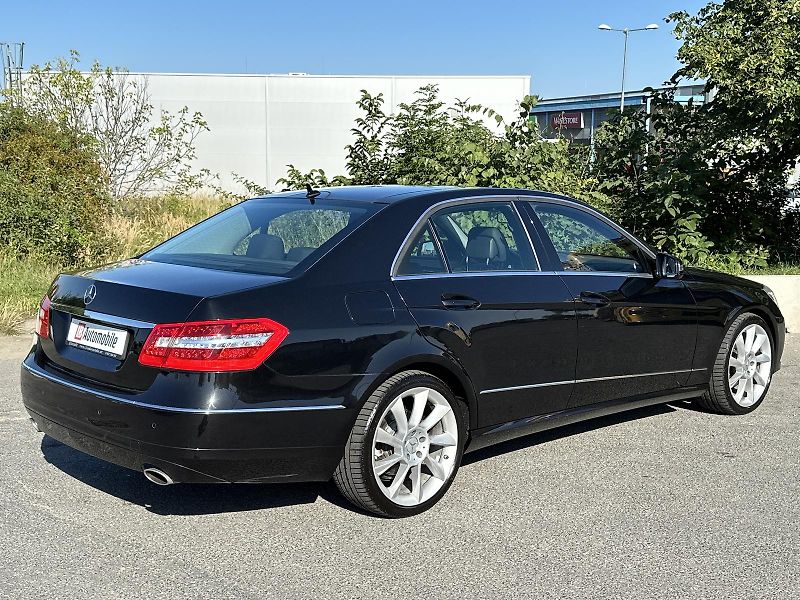 Mercedes-Benz Třídy E 350 4Matic 272PS NAVI KAMERA+P - fotka 2 z 39