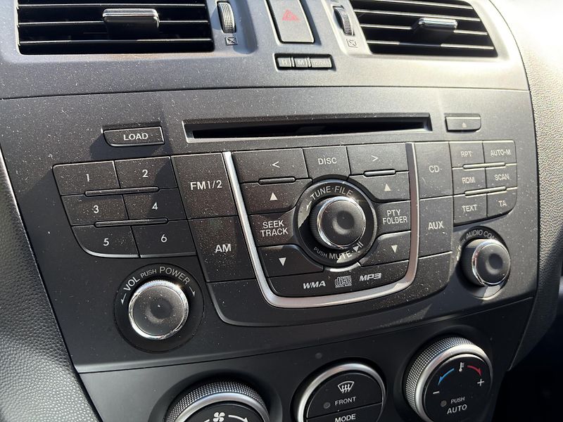 Mazda 5 2.0 Center-Line - fotka 28 z 31
