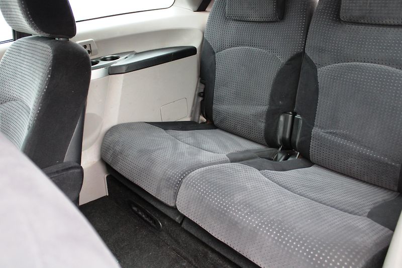 Mitsubishi Grandis (2007) 2.0TDI KLIMA EL.OKNA 7MÍST ALU - fotka 15 z 19