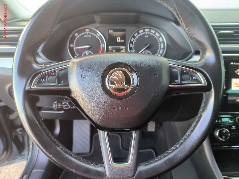 Škoda Superb (2019) 2.0 TDi, navi, bixen - fotka 23 z 27