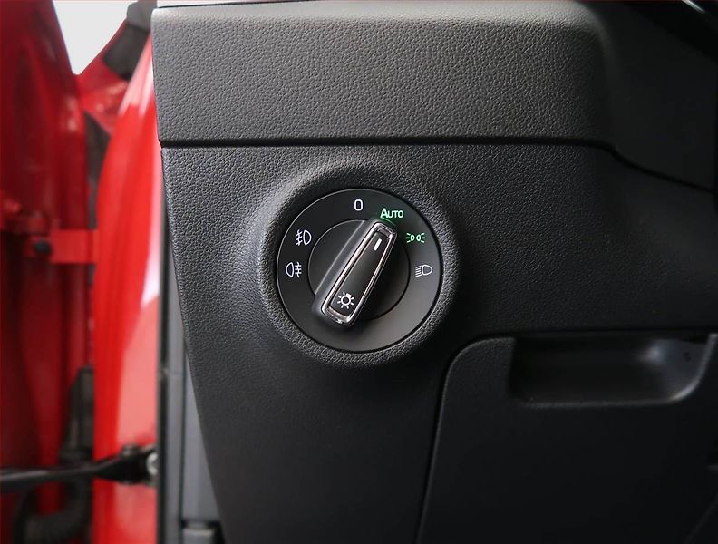 Škoda Karoq (2018) 1.6 TDI, Automat, Serv.kniha - fotka 22 z 23
