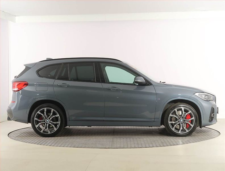 BMW X1 (2021) M Sport xDrive18d - fotka 6 z 23