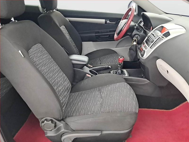 Kia Ceed (2010) 1.6 CRDi, po STK, v provozu - fotka 9 z 16