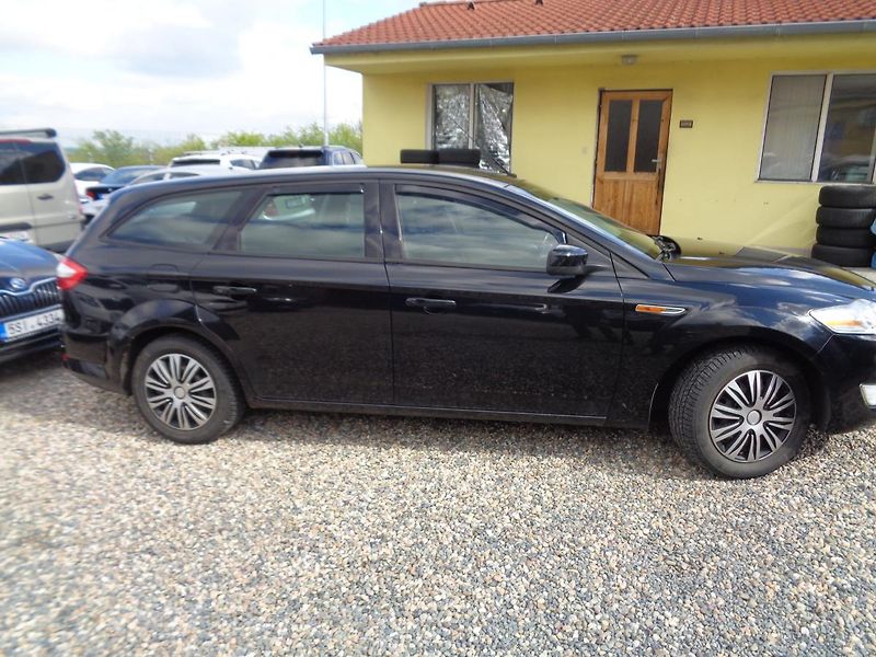 Ford Mondeo 2,0 - fotka 6 z 14