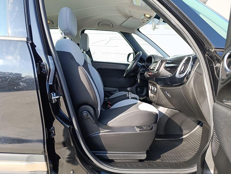 Fiat 500L 1.6JTD 77kW LIVING ČR - fotka 16 z 30