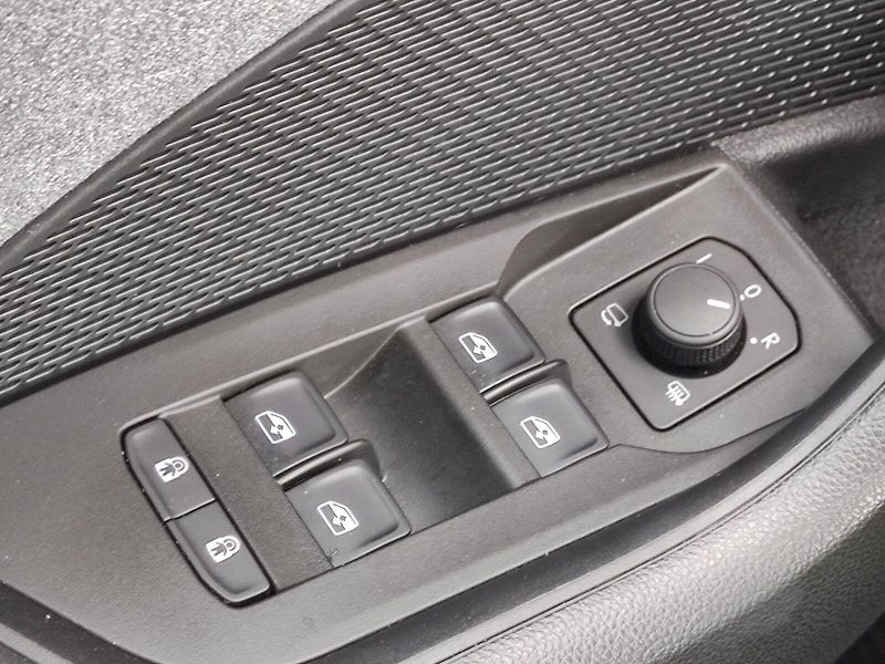 Škoda Octavia (2024) Top Selection 1,5 Tsi 110 Kw D - fotka 26 z 39