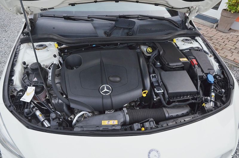 Mercedes-Benz CLA (2017) 220d 130kW AT / Bi-XENON - fotka 11 z 39