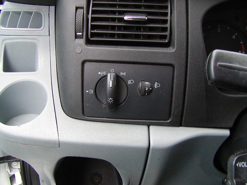 Ford Transit (2011) 2.2TDCi, 6MÍST, 350L,196TIS.KM - fotka 22 z 50