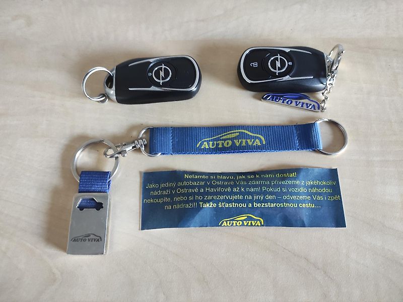 Opel Astra 1,2Turbo, 107kW, Elegance, S/s - fotka 24 z 41