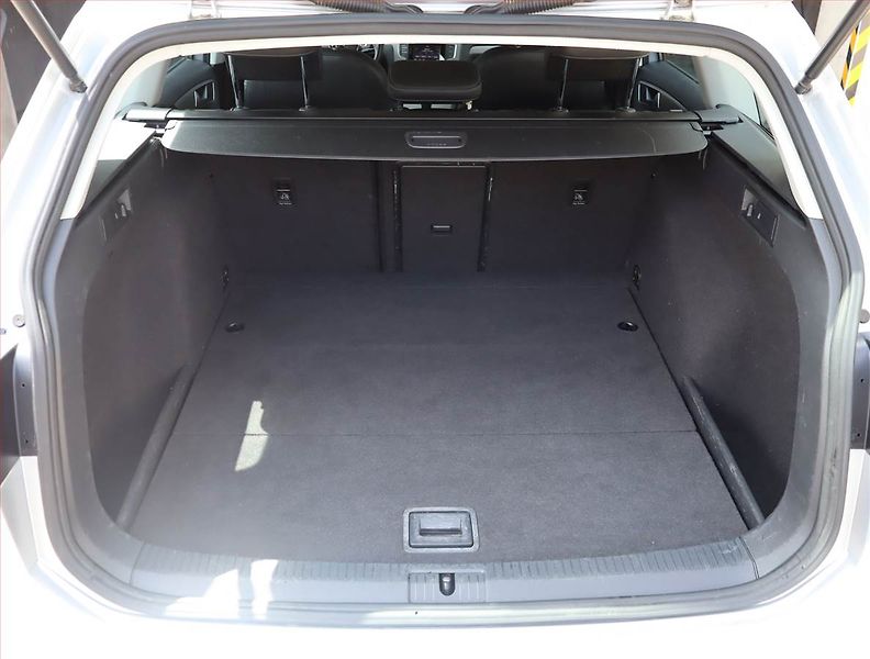 Volkswagen Golf (2015) 1.6 TDI, Serv.kniha, Tempomat - fotka 13 z 20