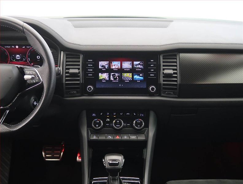 Škoda Kodiaq (2022) Sportline 1.5 TSI, digi klima - fotka 12 z 30