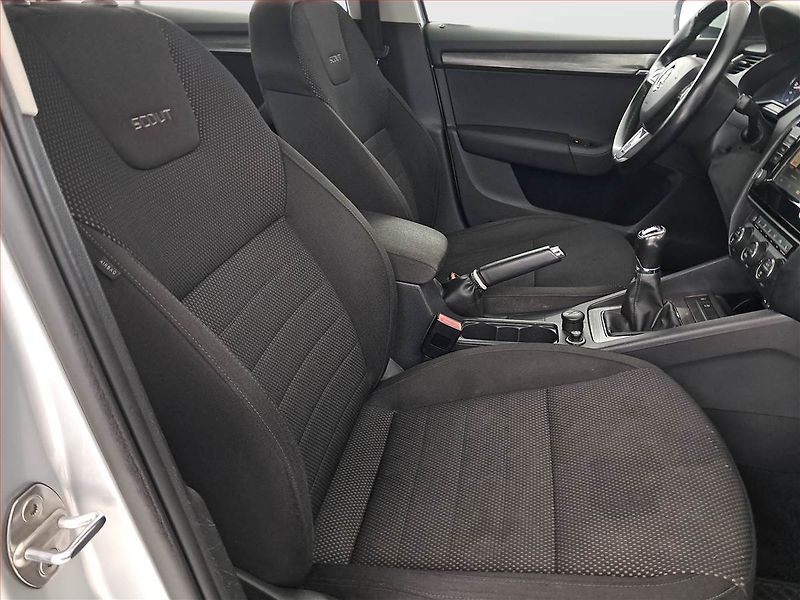 Škoda Octavia (2016) Scout 2.0 TDI, 4X4, Tempomat - fotka 9 z 17