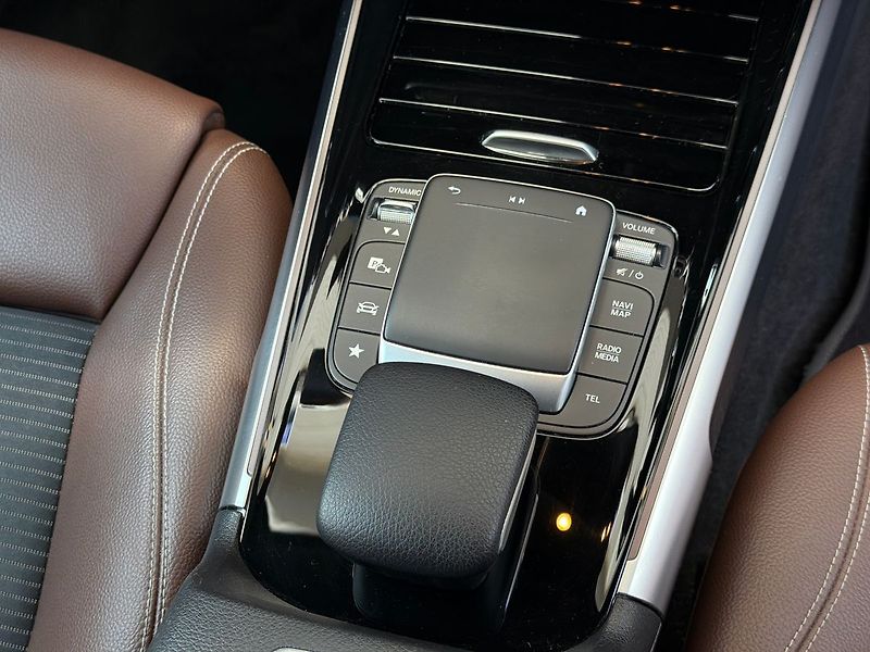 Mercedes-Benz GLB 200 - fotka 29 z 37
