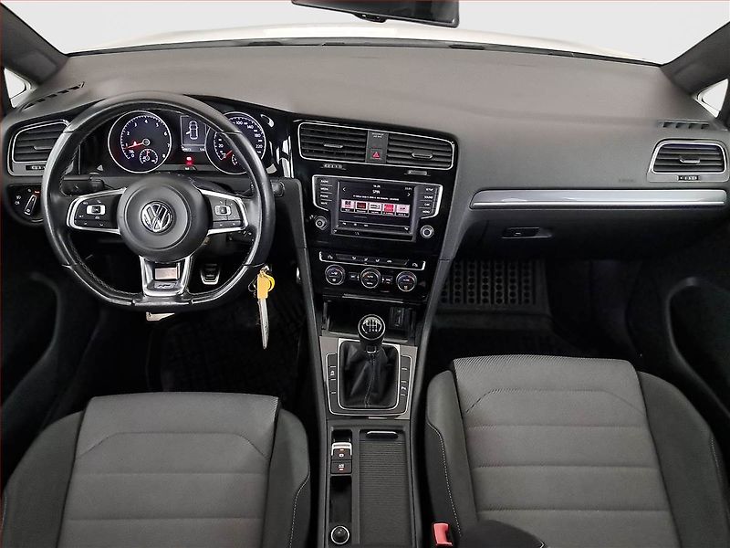 Volkswagen Golf (2015) R-Line 1.4 TSI, Serv.kniha - fotka 8 z 15