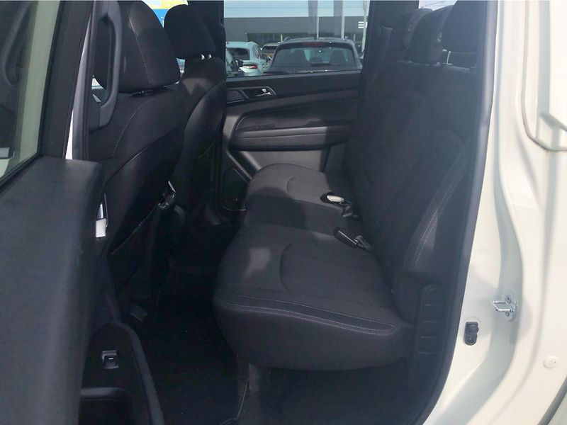 SsangYong Musso A Grand 2.2 e-XDi TD AT 4x4 - fotka 12 z 28